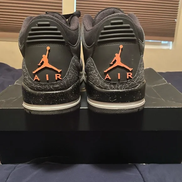 Nike Air Jordan 3 Fear - Picture 4 of 9